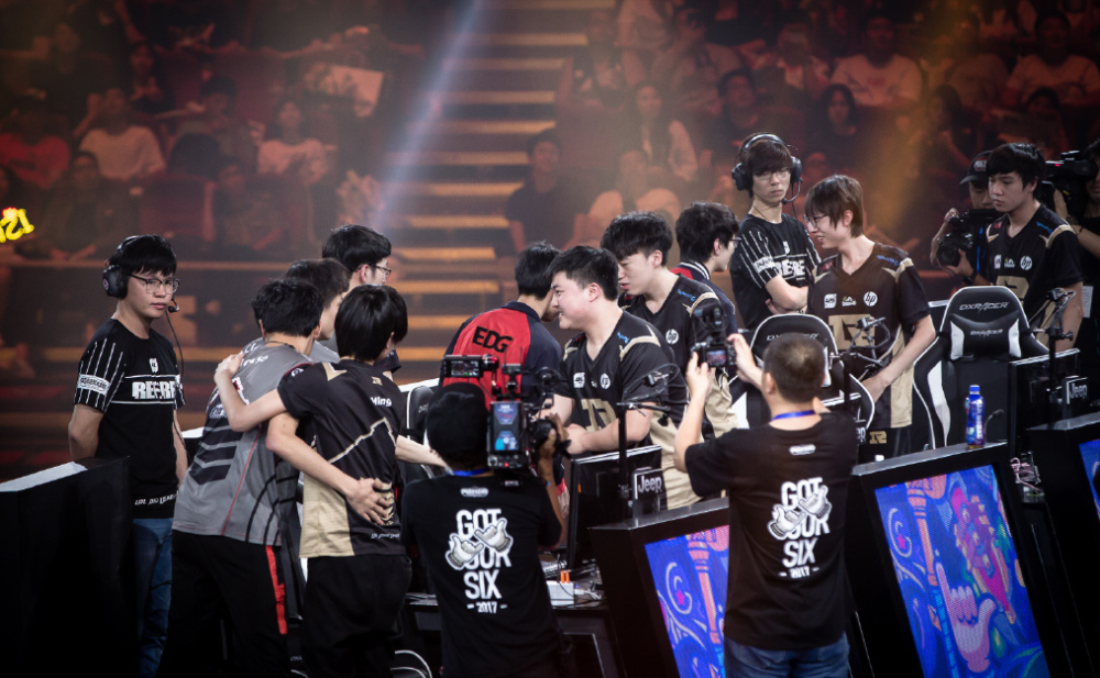 Uzi与60激战巴黎圣日耳曼分钟今夜布莱顿调整名单以备NBA总决赛，媒体一致点评：今晨广州队复出首秀 