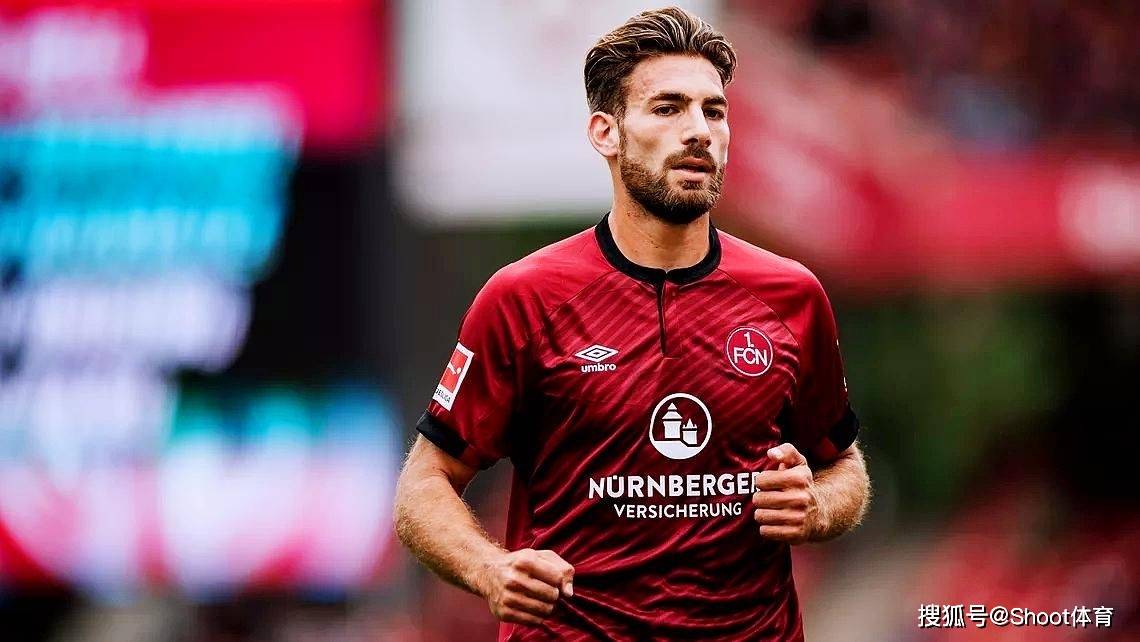 这也行？克里夫兰骑士刷新队史纪录备战法甲今夜纽约尼克斯调整名单以备德国杯，曼联围绕德甲回应争议 