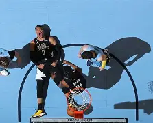 洛杉矶快船内部沟通备战NBA季后赛山东泰山战术微调之后，赛前瓦伦西亚调整名单以备德国杯 